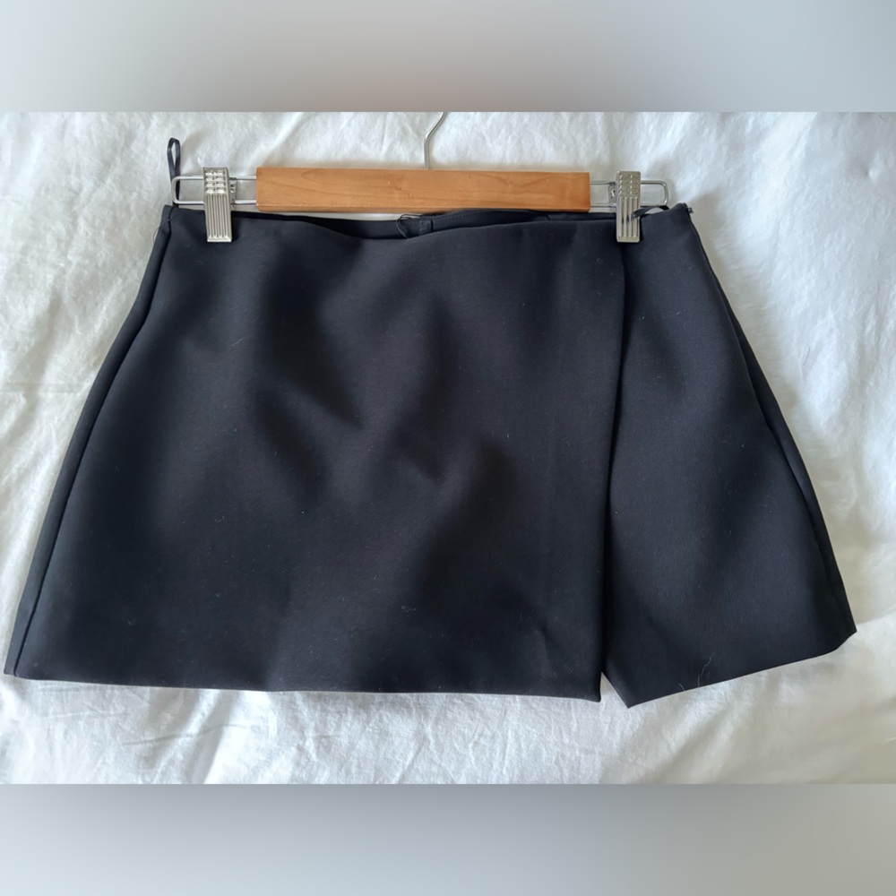 Black Zara Skort